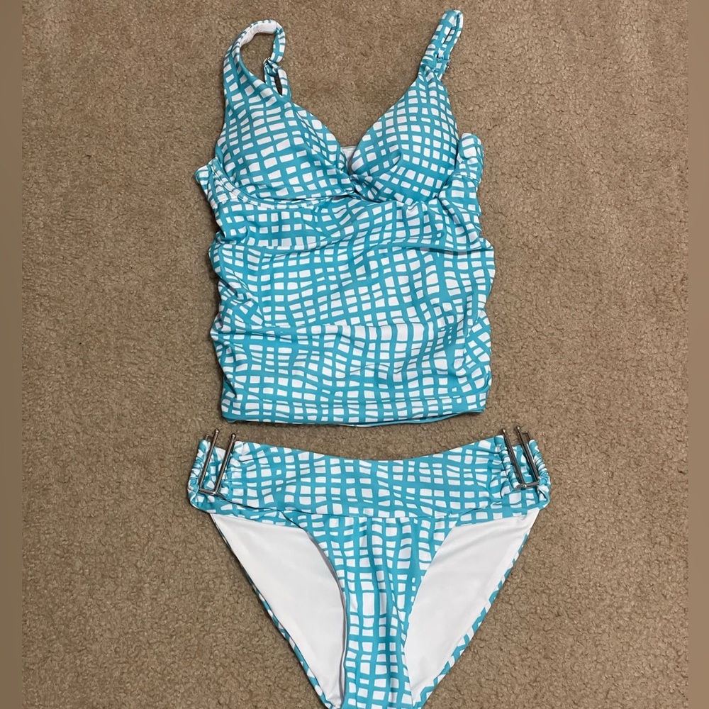 NWT women’s two piece tankini